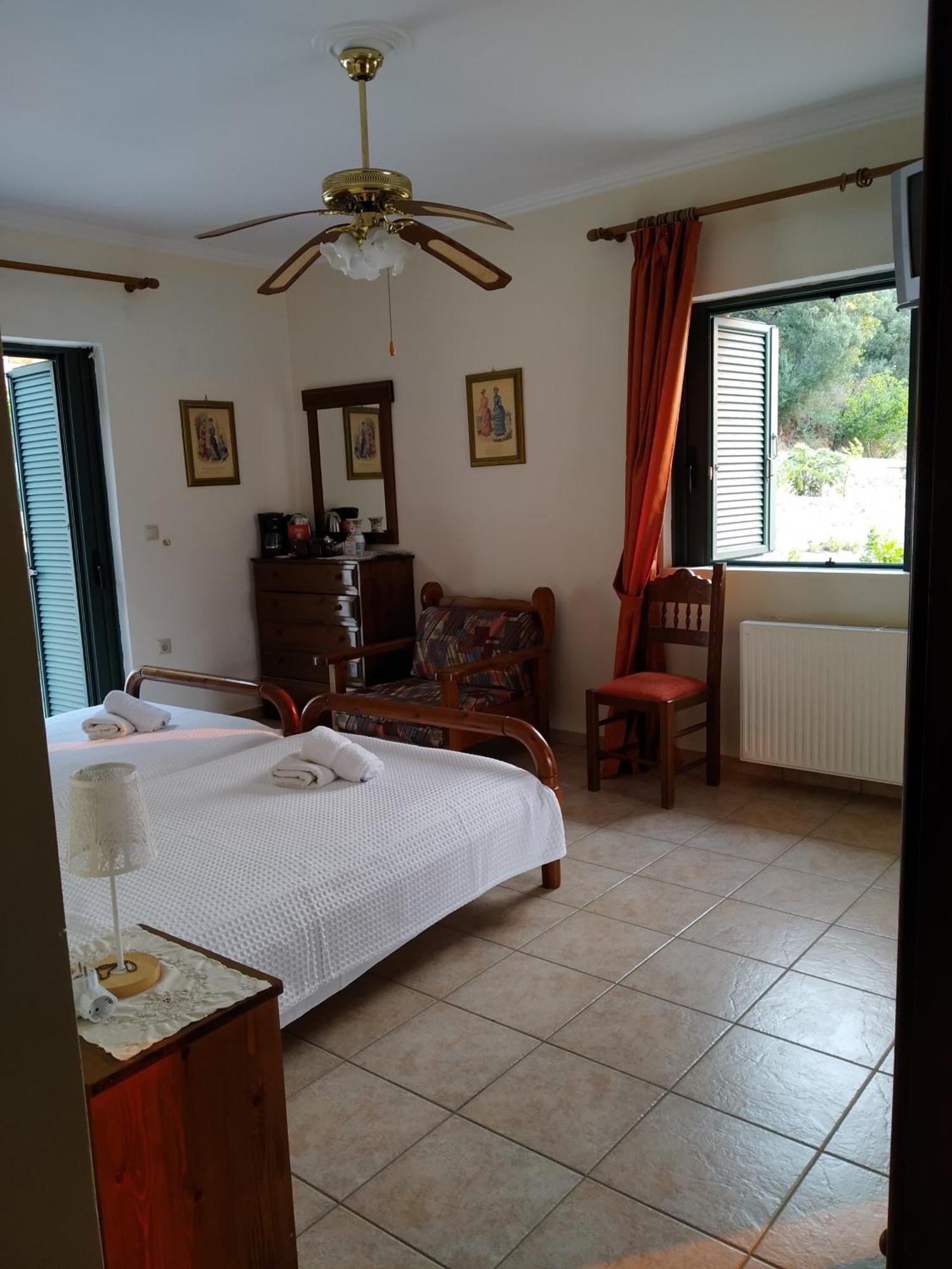 Aparthotel Vatoulia House Néon Oítilon Exterior foto